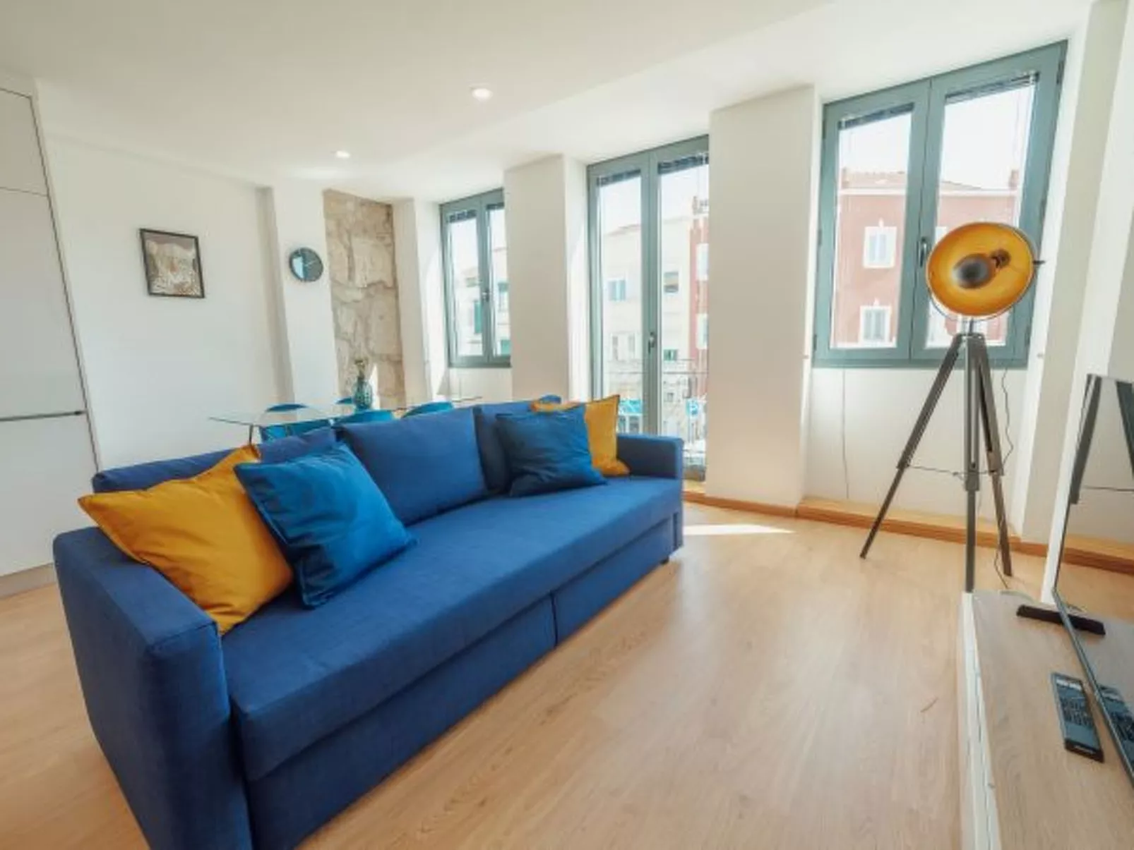 MODERN & STYLISH APARTMENT I by VACATIONY - Inside