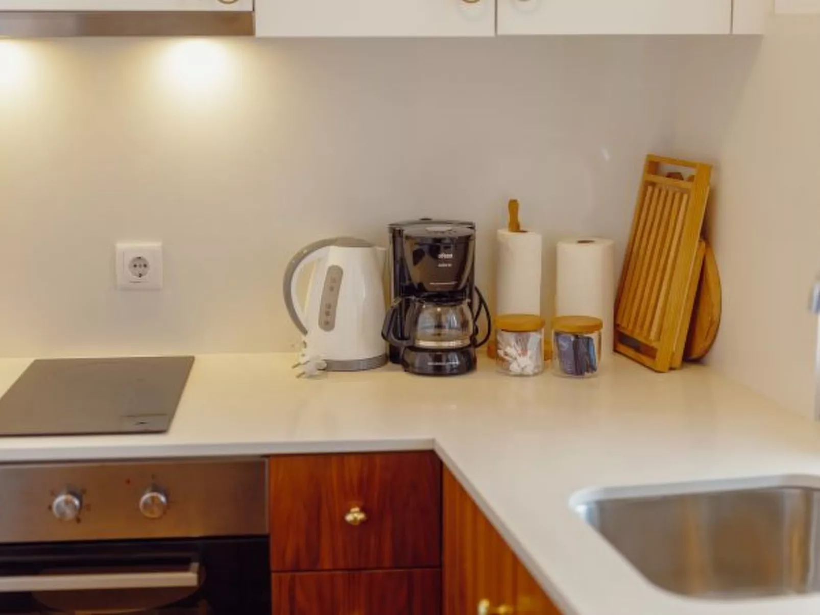 DOWNTOWN MODERN STUDIO with TERRACE by VACATIONY - Drinnen