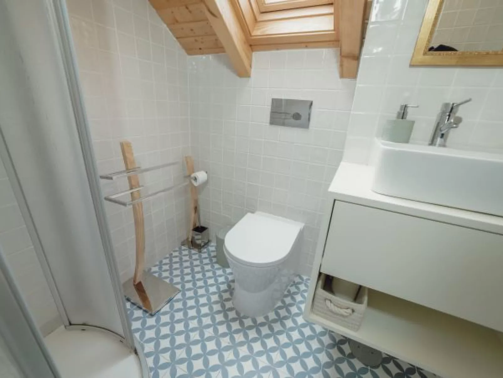 DOWNTOWN CLERIGOS with RIVER VIEW by VACATIONY - Inside