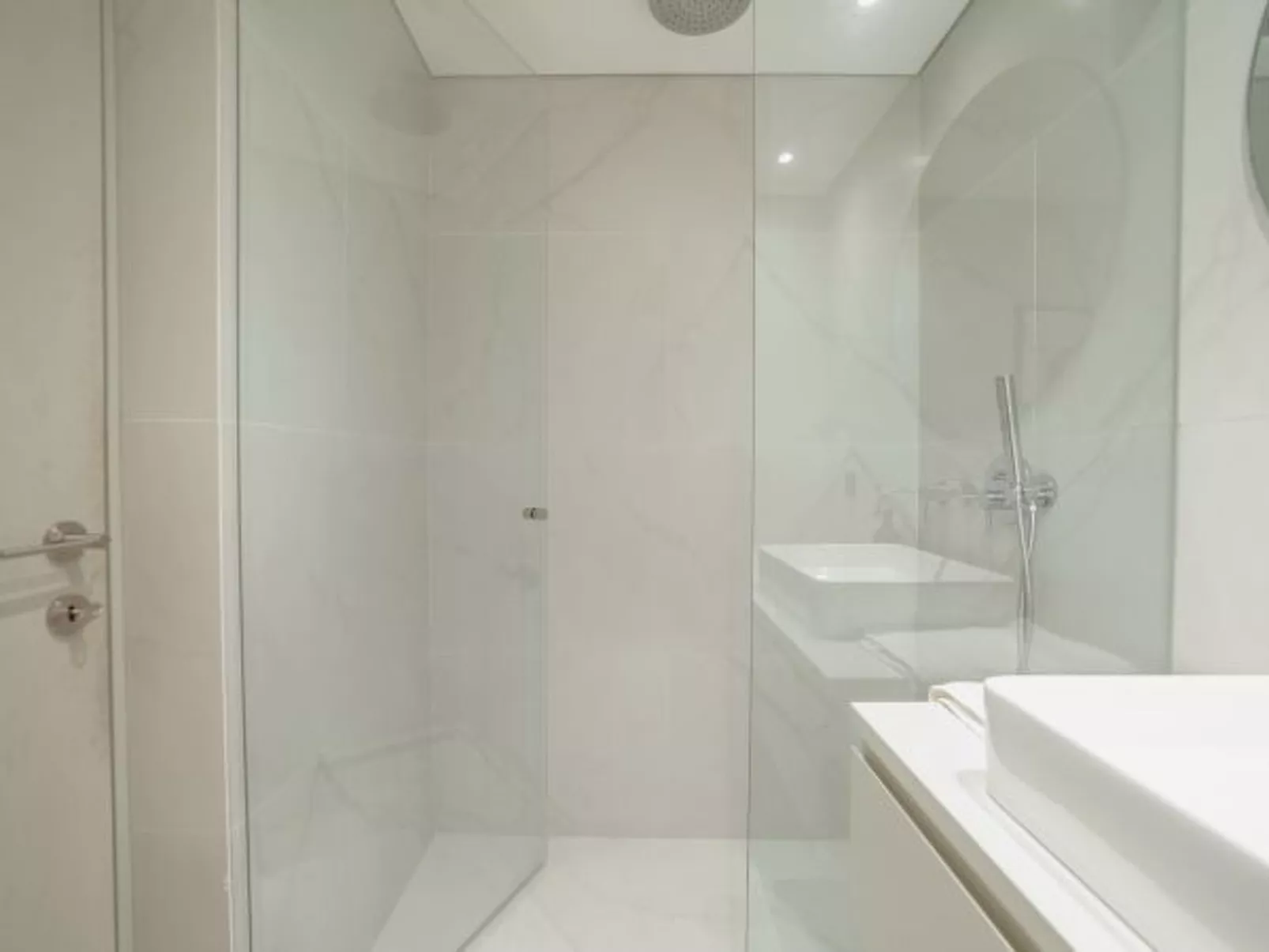 ELEGANT DOWNTOWN APARTMENT by VACATIONY - Dedans