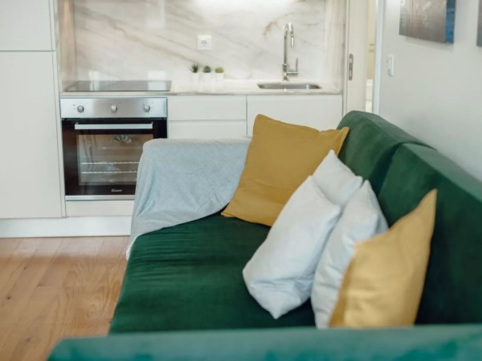 DOWNTOWN PREMIUM APARTMENT by VACATIONY - Drinnen