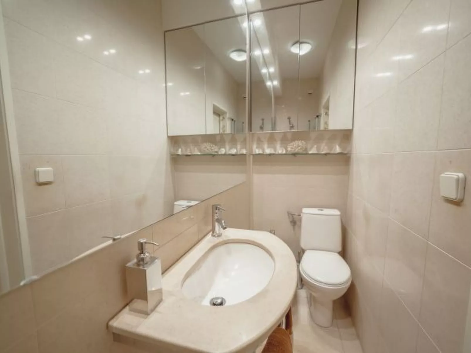 GRAND BOTANIC GARDEN APARTMENT by VACATIONY - Inside