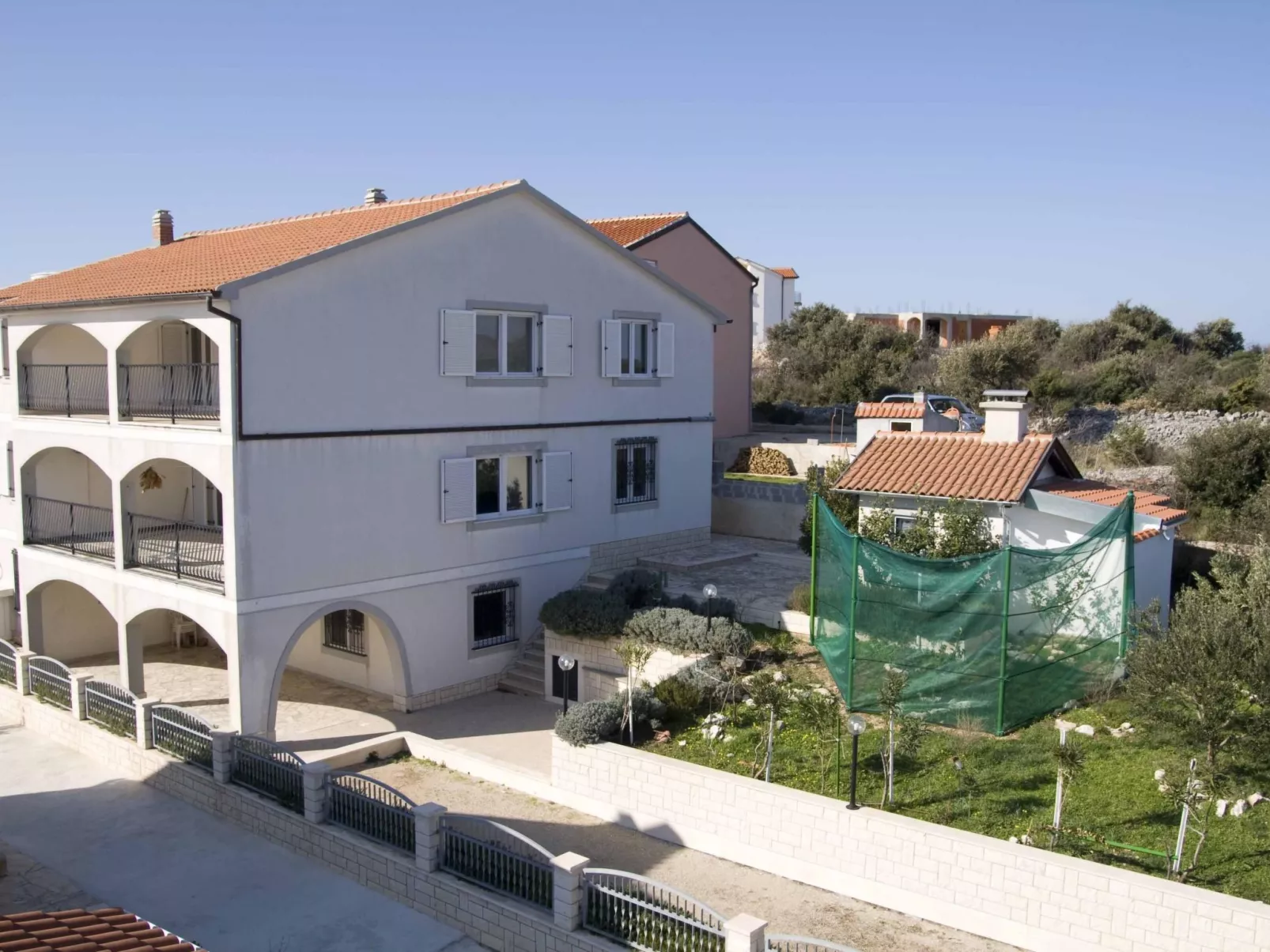 "Maya Z" mit Blick auf das Wasser - Image-tags.info