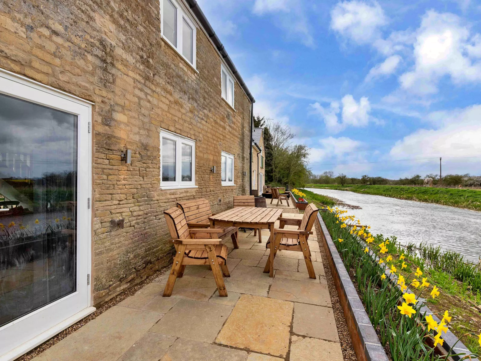 The Warren - Outside