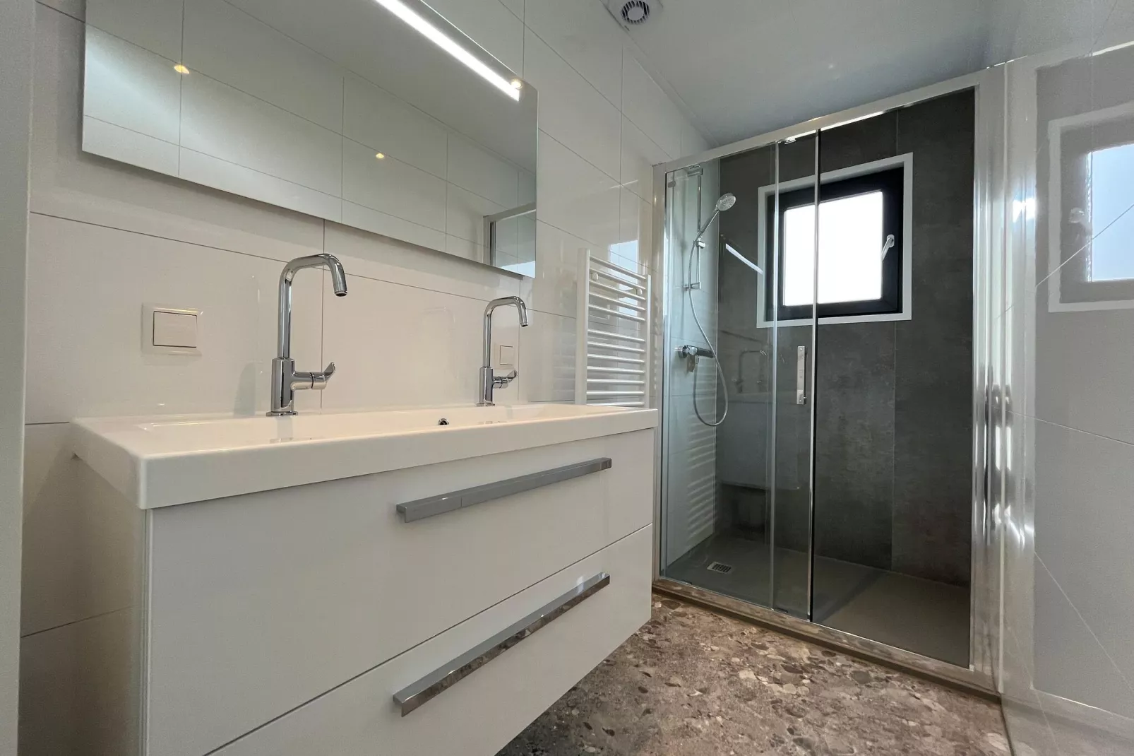 Resort Bad Hoophuizen 18-Badezimmer