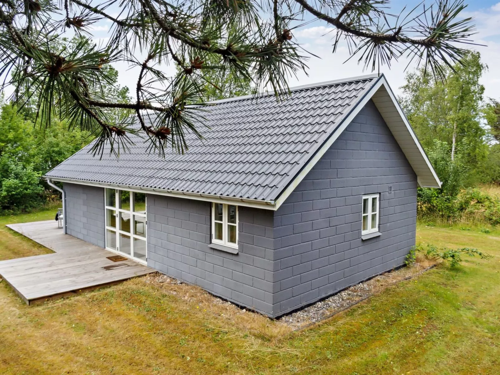 "Haghbarth" - 400m from the sea - Outside