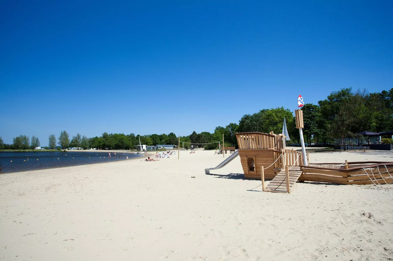 Resort Bad Hoophuizen 18-Gebiete Sommer 1 km