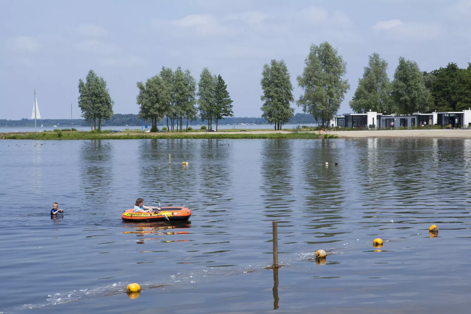 Resort Bad Hoophuizen 18-Gebiete Sommer 1 km