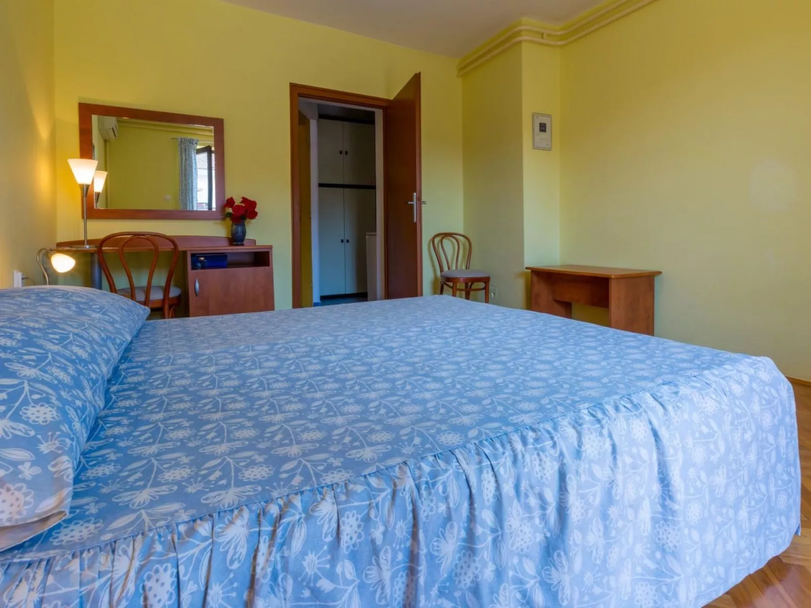 IVANKA 1 / HR-02419-01 - Drinnen