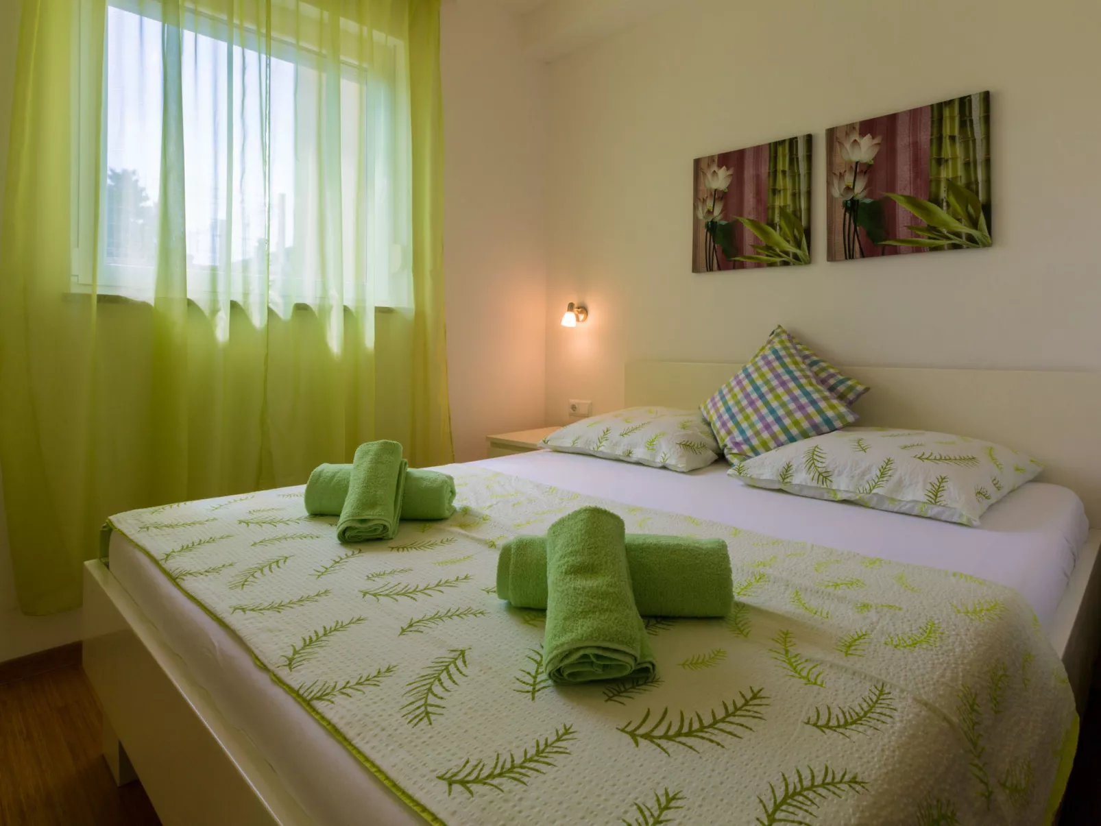 IVA-BONO 1 / HR-09873-01 - Image-tags.info