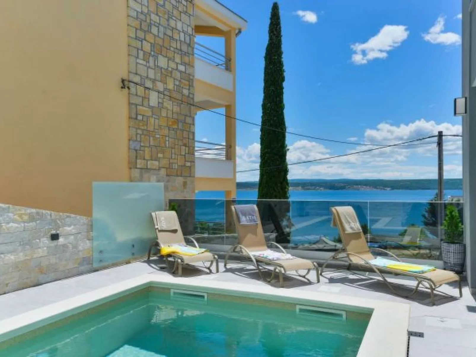 Modern Villa Futura with pool - Draußen