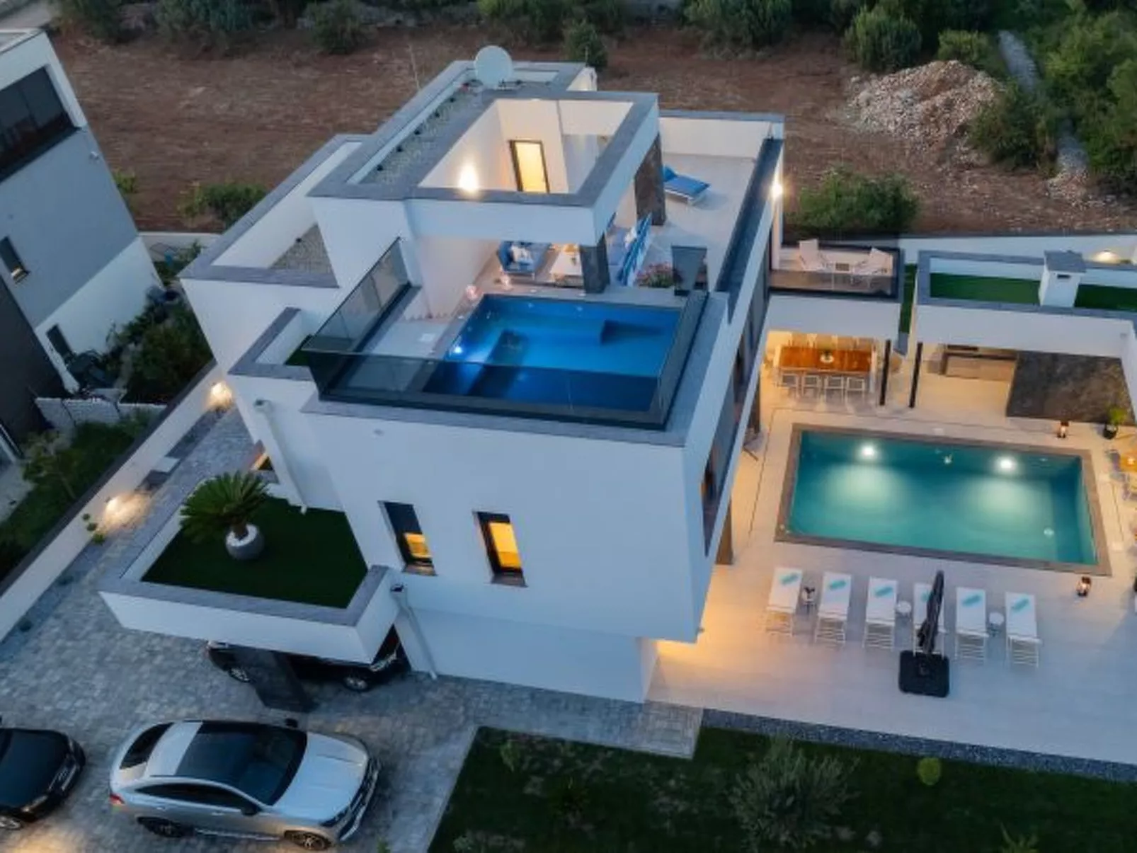 Villa Elena with two pools and spa - Image-tags.info