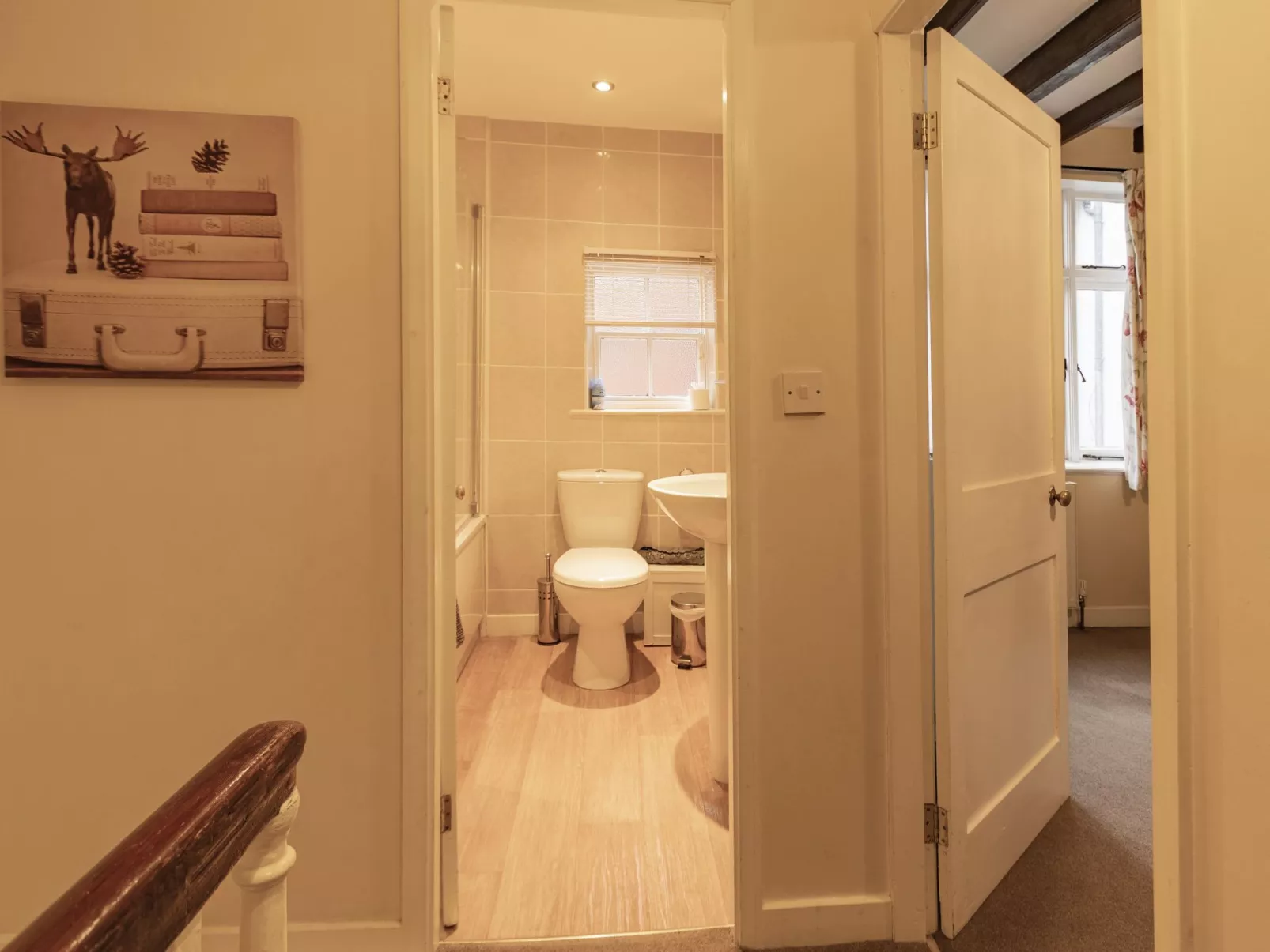 Robins Nest - Inside