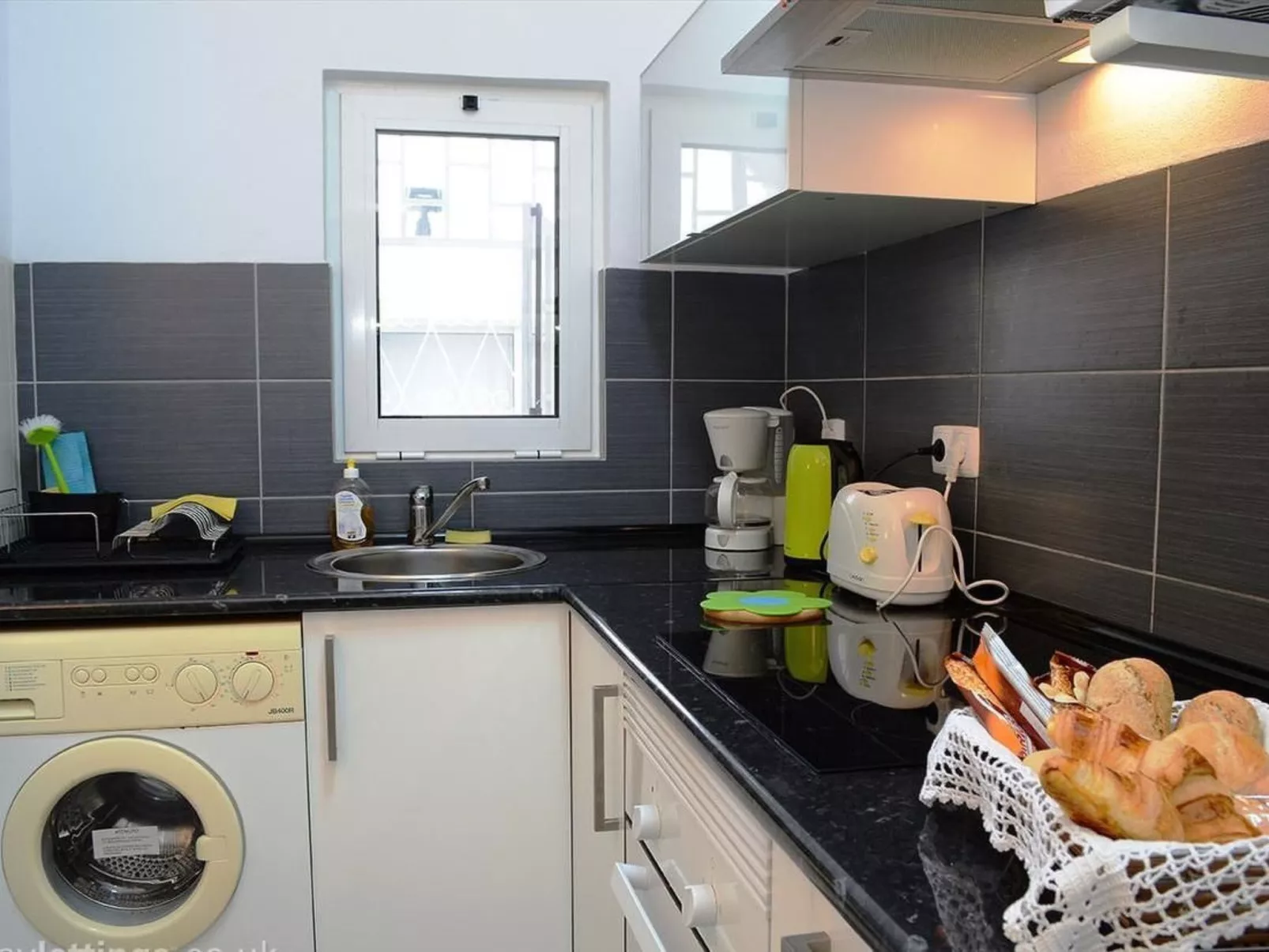 Wohnung mit Blick auf das Wasser - Inside