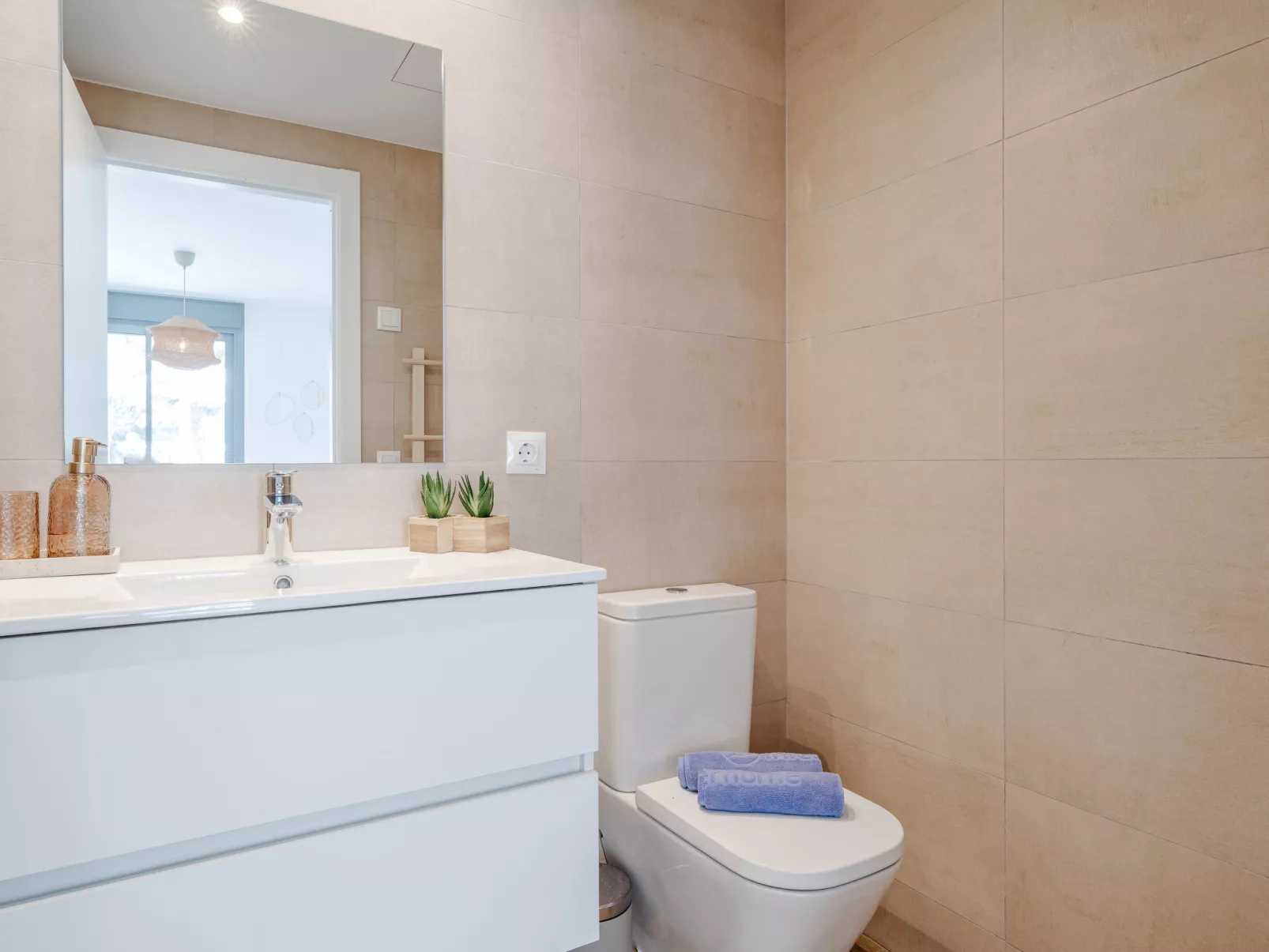 Marina Real III - Inside