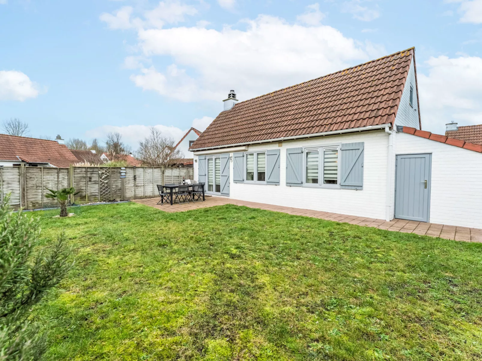 Strandhuis with parking - Draußen