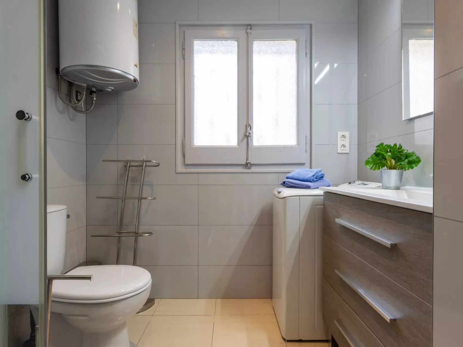 Higini Angles - Inside