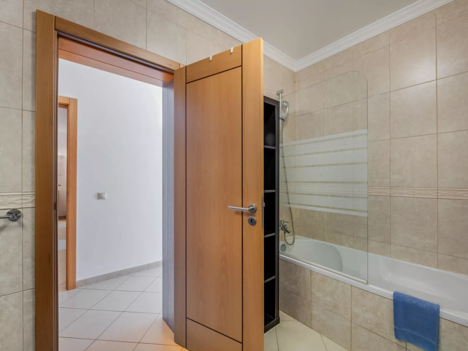 Cristina Inn - Inside