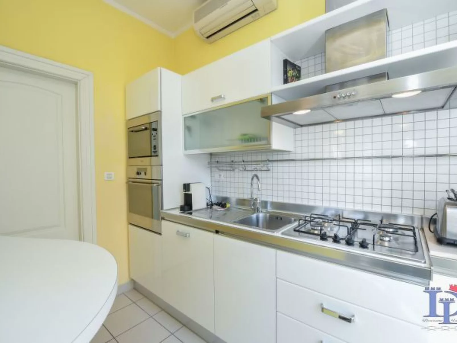 Desenzanoloft Villa Palm Garda Beach - Image-tags.info