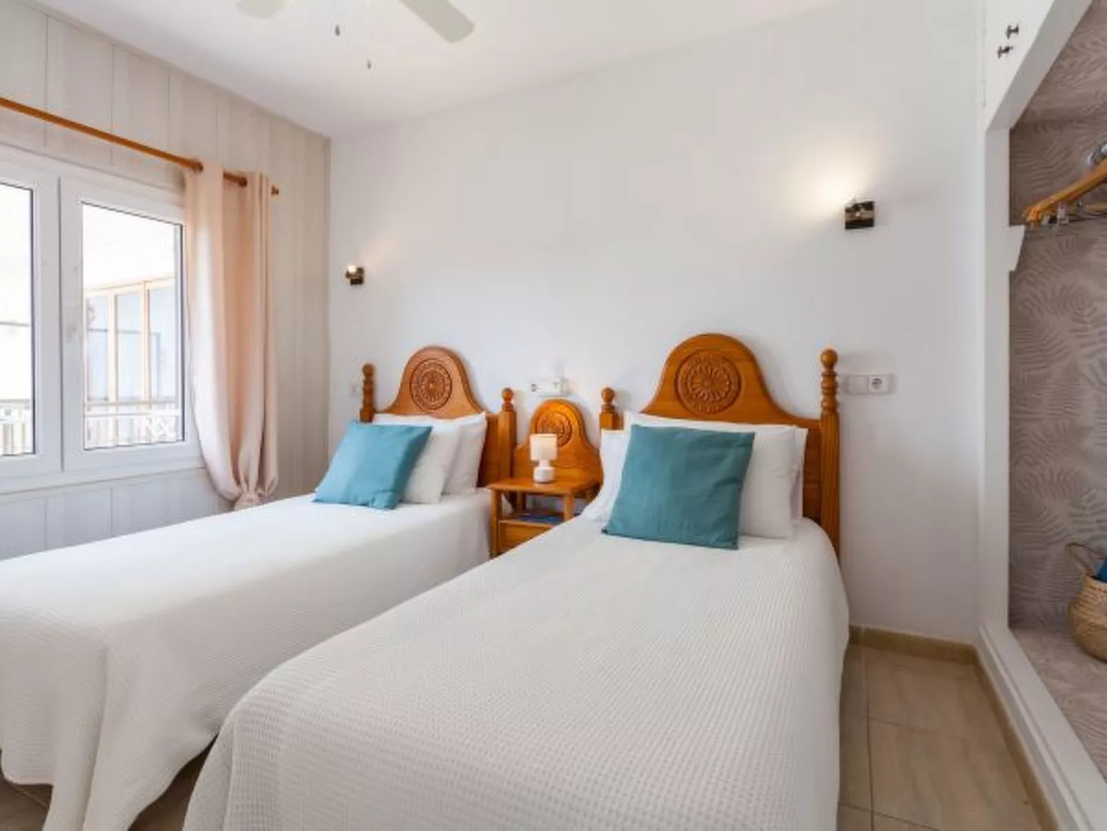 La Ola Beach House - Image-tags.info