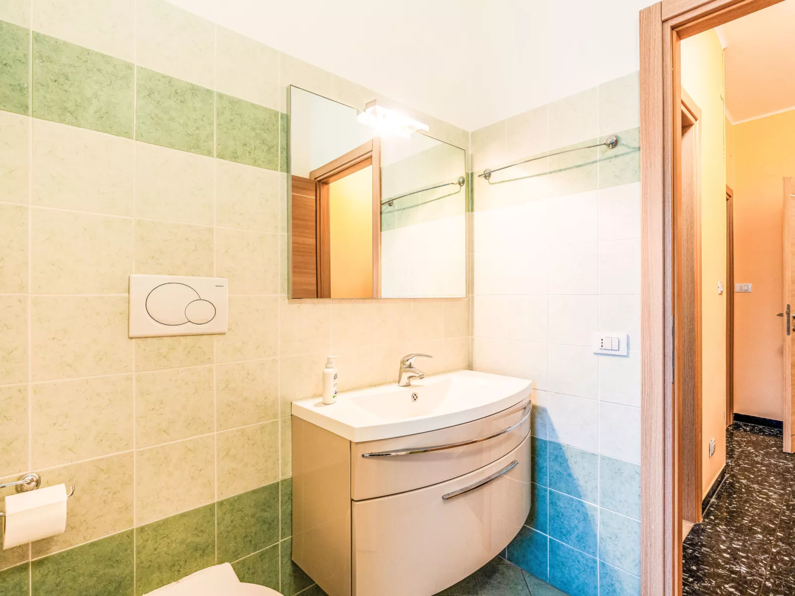 Holiday Home - Inside