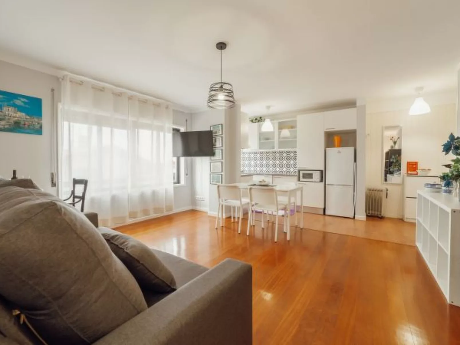 ESPINHO SEAWALK AND SEAVIEW by VACATIONY - Inside