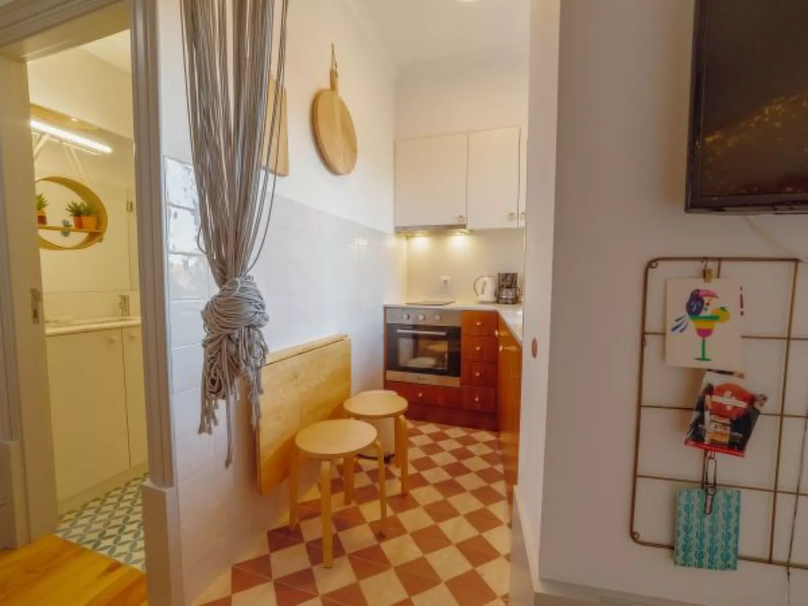 DOWNTOWN MODERN STUDIO with TERRACE by VACATIONY - Drinnen