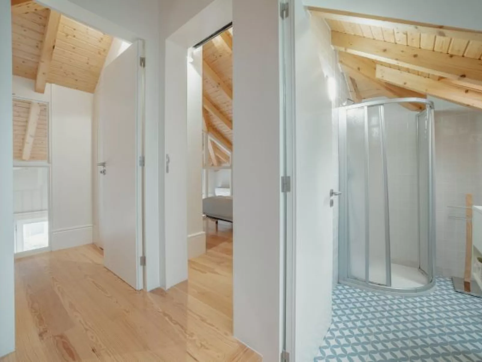 DOWNTOWN CLERIGOS with RIVER VIEW by VACATIONY - Inside