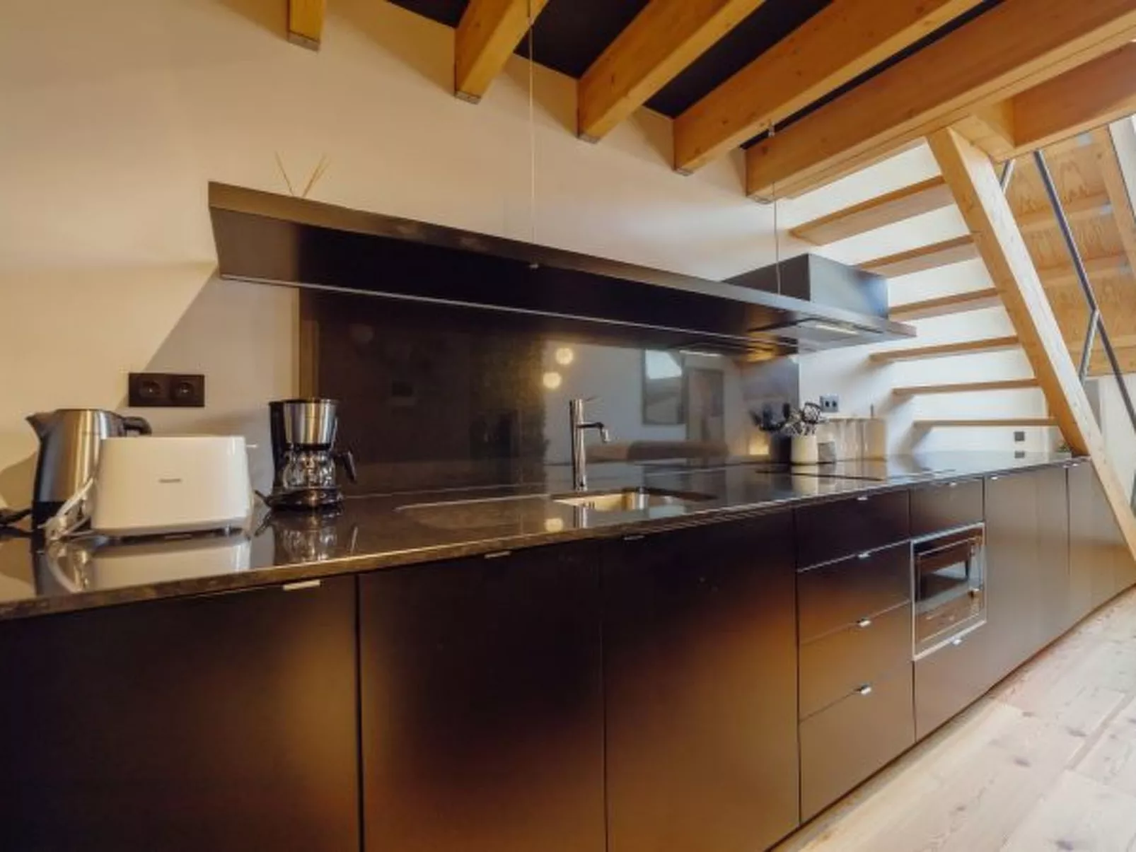 ELEGANT DOWNTOWN APARTMENT by VACATIONY - Dedans