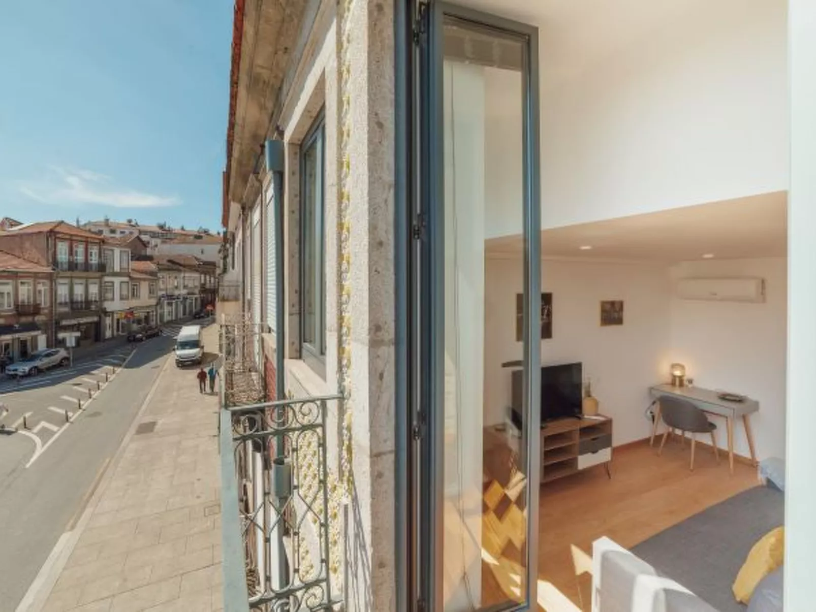 MODERN & STYLISH APARTMENT II by VACATIONY - Inside