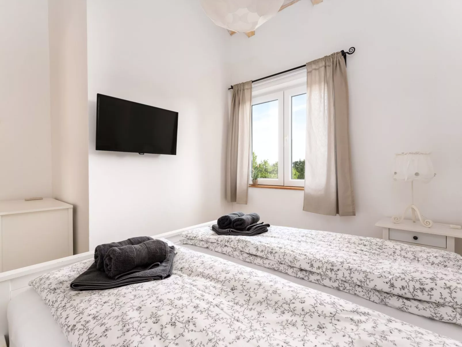 Eine luxuriöse Villa "Maslina" mit Pool und Grill - Dedans