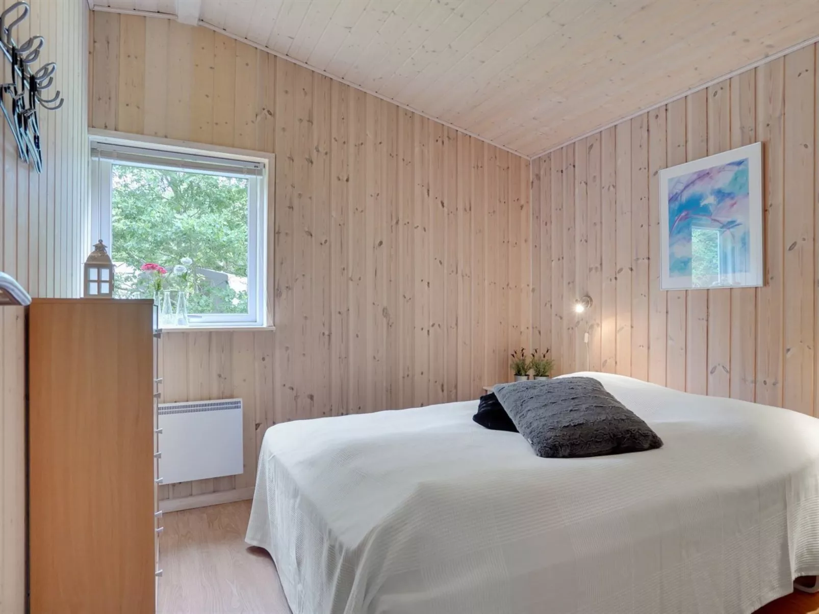 "Alvi" - 400m to the fjord - Drinnen