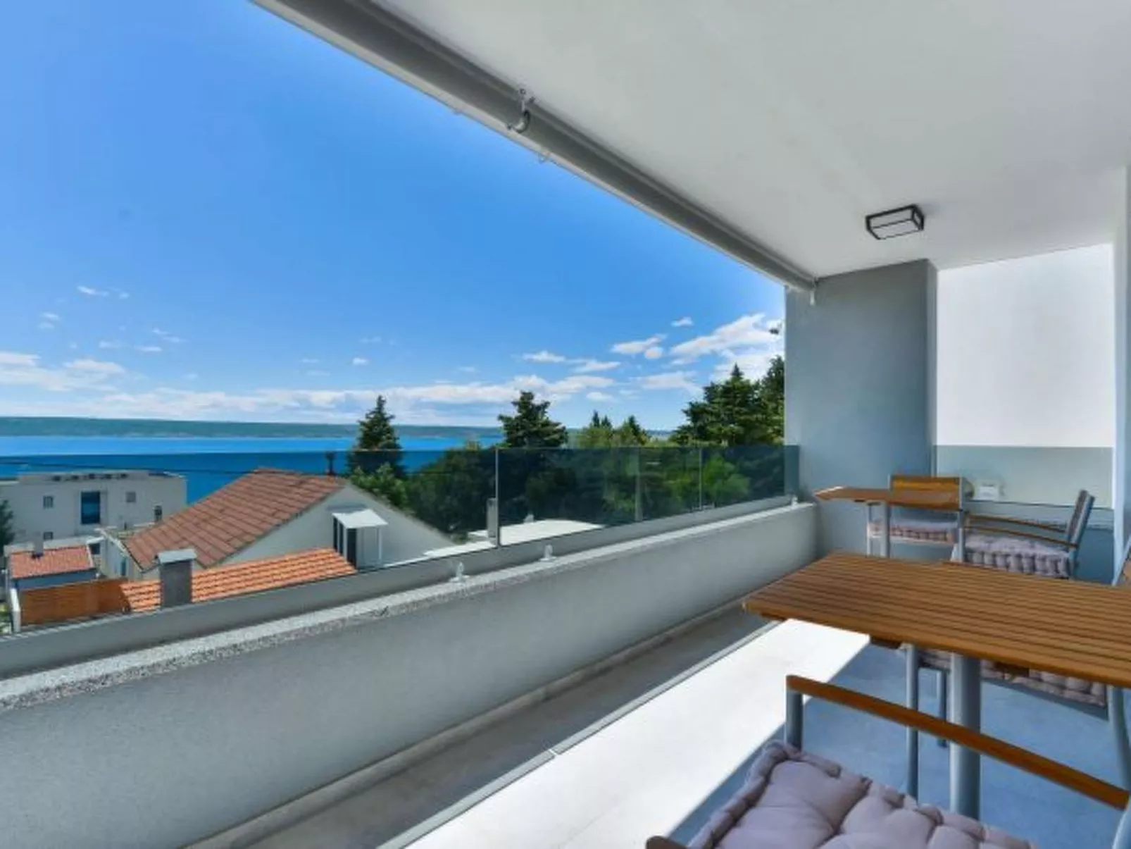 Modern Villa Futura with pool - Draußen