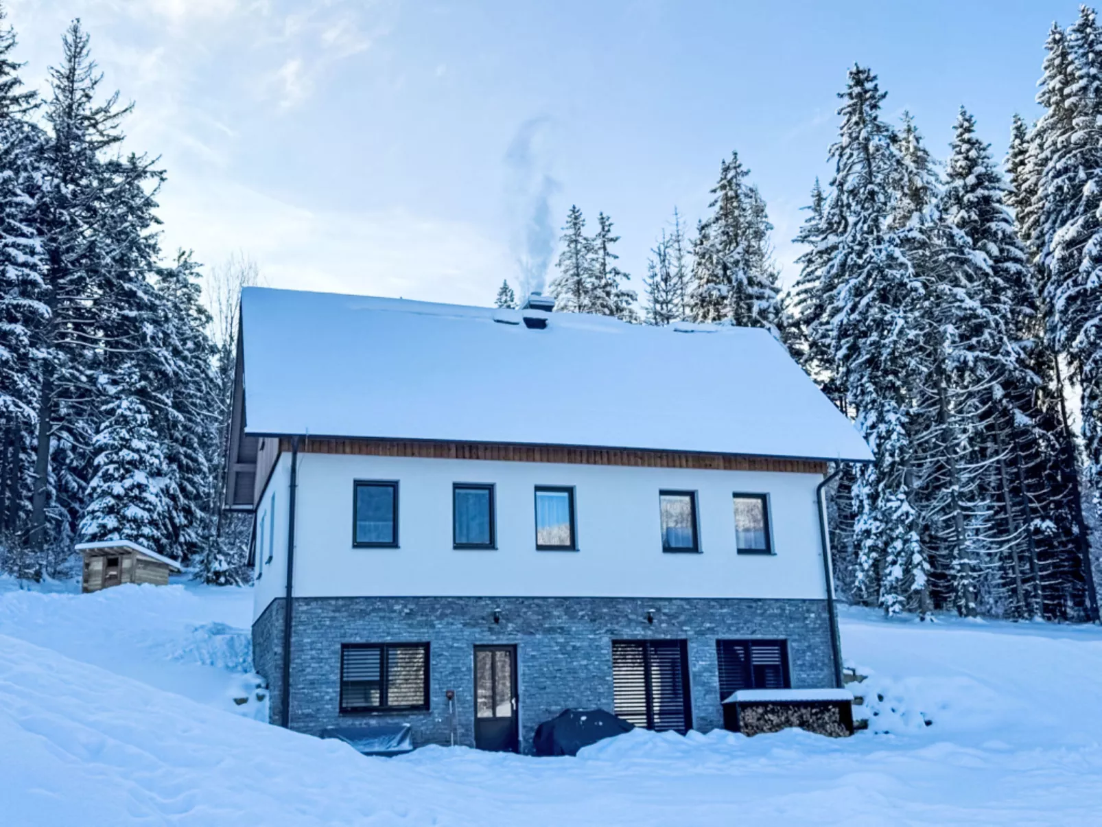 Ground Oasis with Terrace - Outside