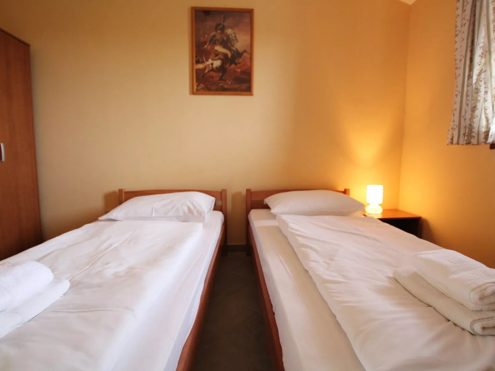 Villa Viktoria / HR-11041-01 - Image-tags.info