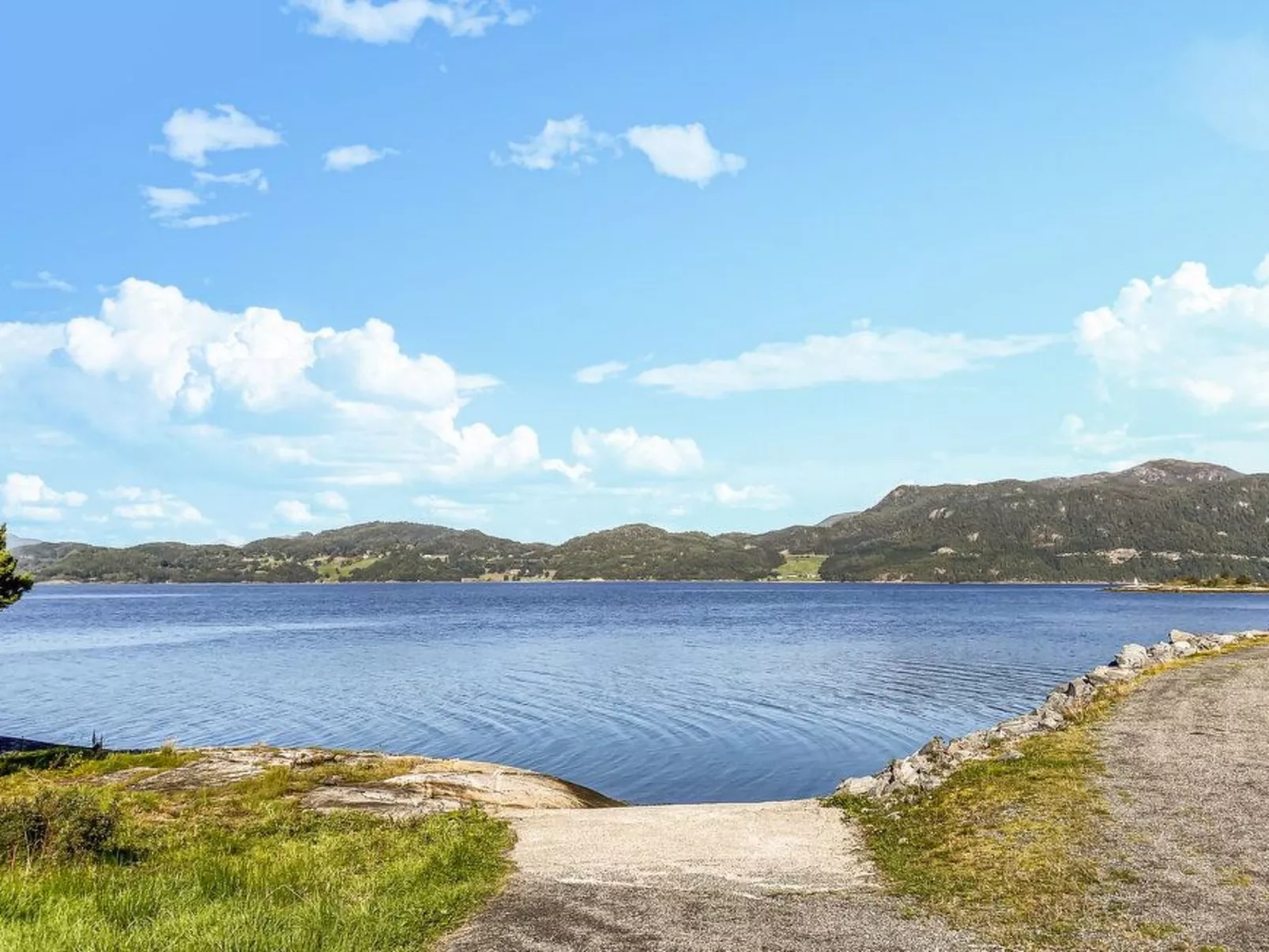 Tingvoll Blockhaus - Draußen