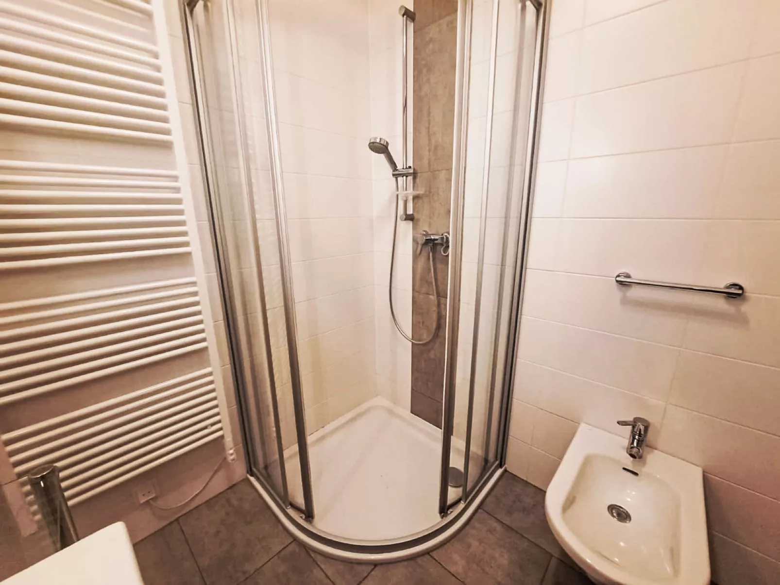 Dr. Adler Top 2 - Dedans