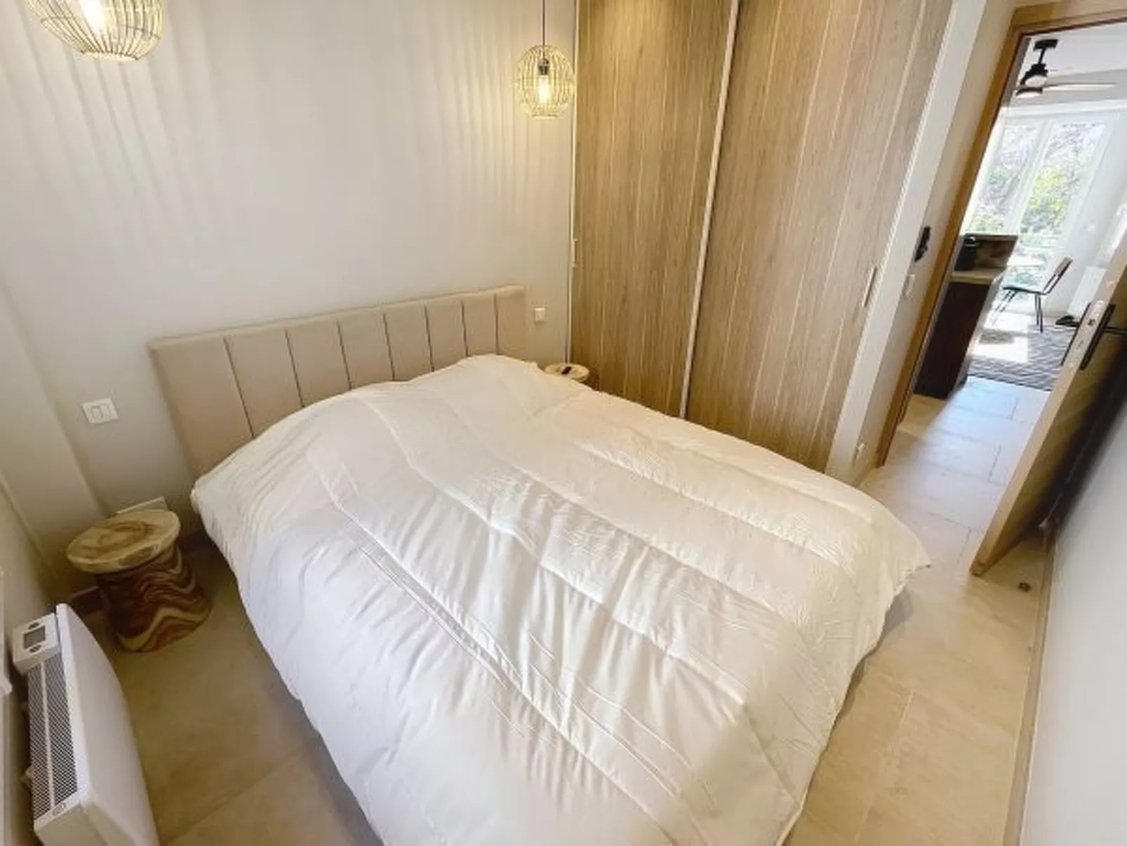 Lovely 1 bedroom Pasteur  246 - Image-tags.info