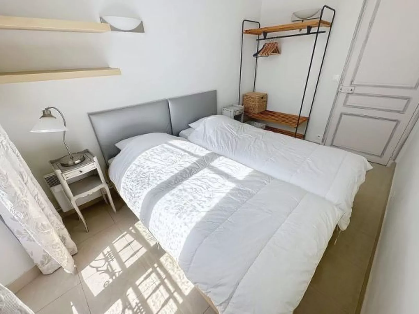 2 bedroom Forville 8 mins to the Palais 328 - Image-tags.info