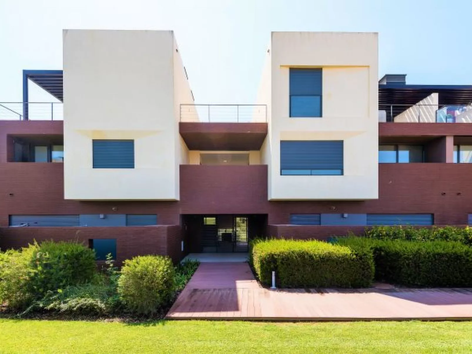 L'Orangerie - Outside