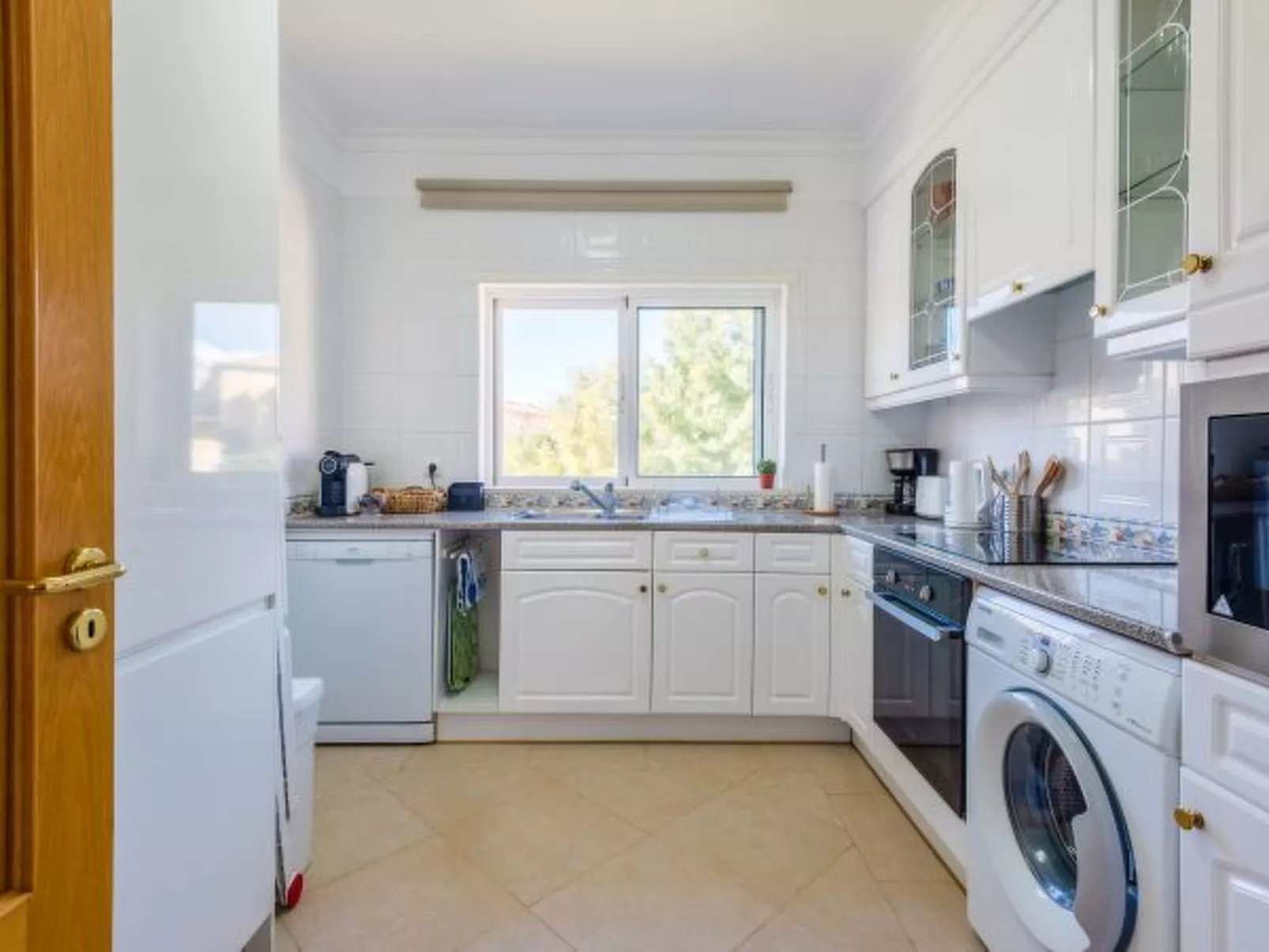 Fairviews Village - Boavista Resort in Lagos - Inside