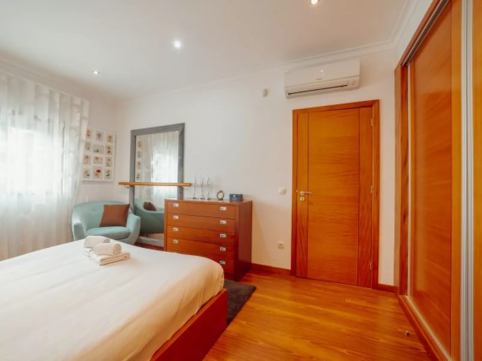 POOL & CINEMA VILLA by VACATIONY - Inside