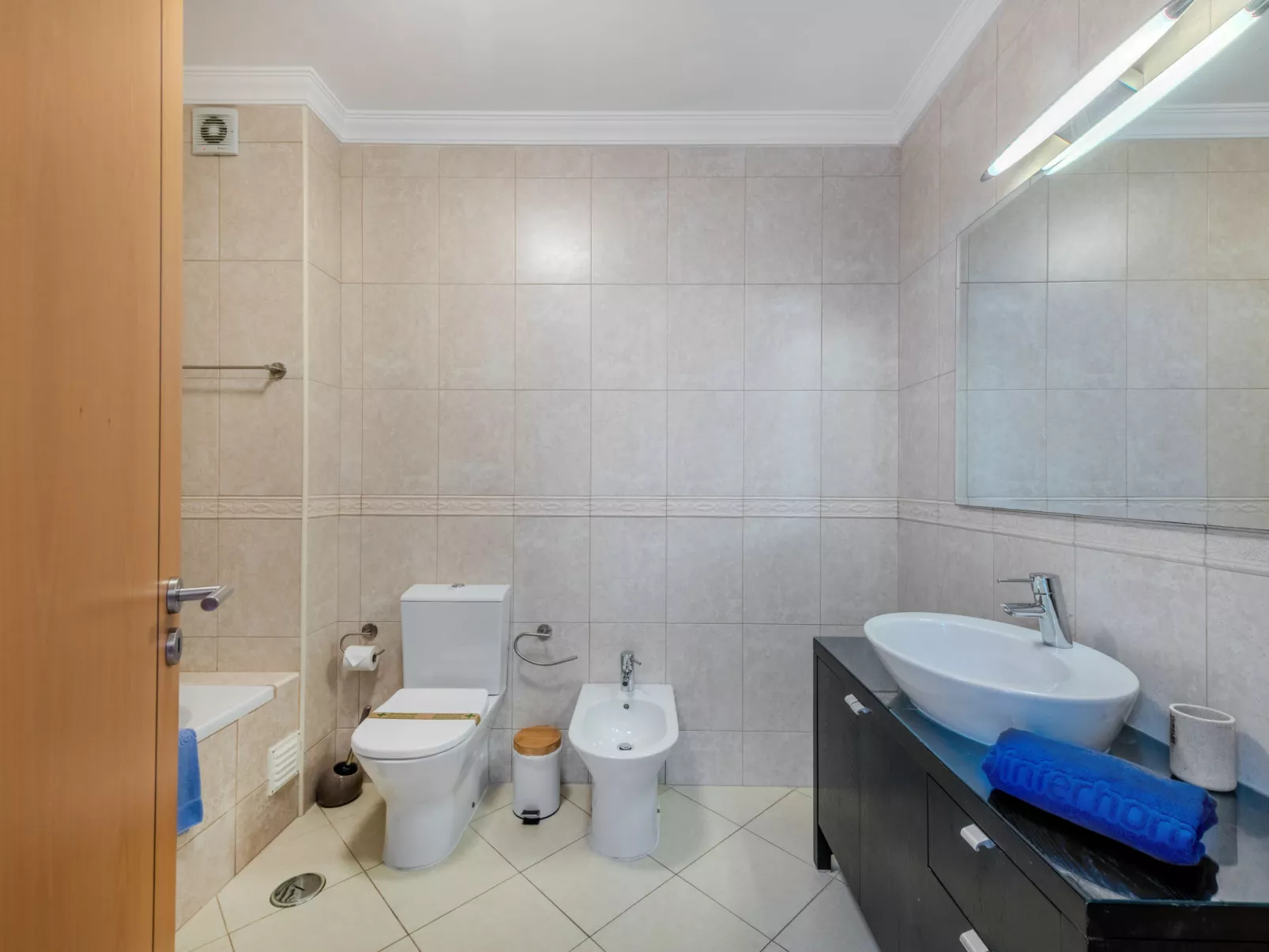 Cristina Inn - Inside