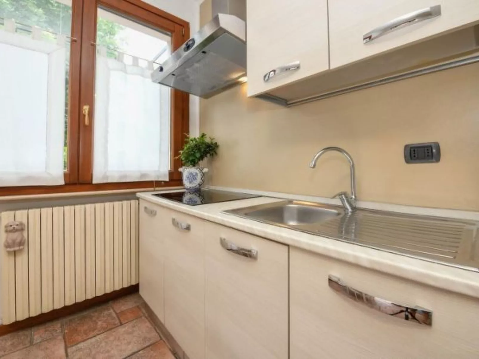 Desenzanoloft Garden and Pool - Image-tags.info