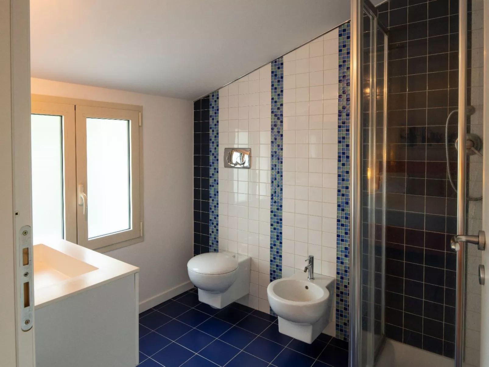 Villa Carlino White - Inside