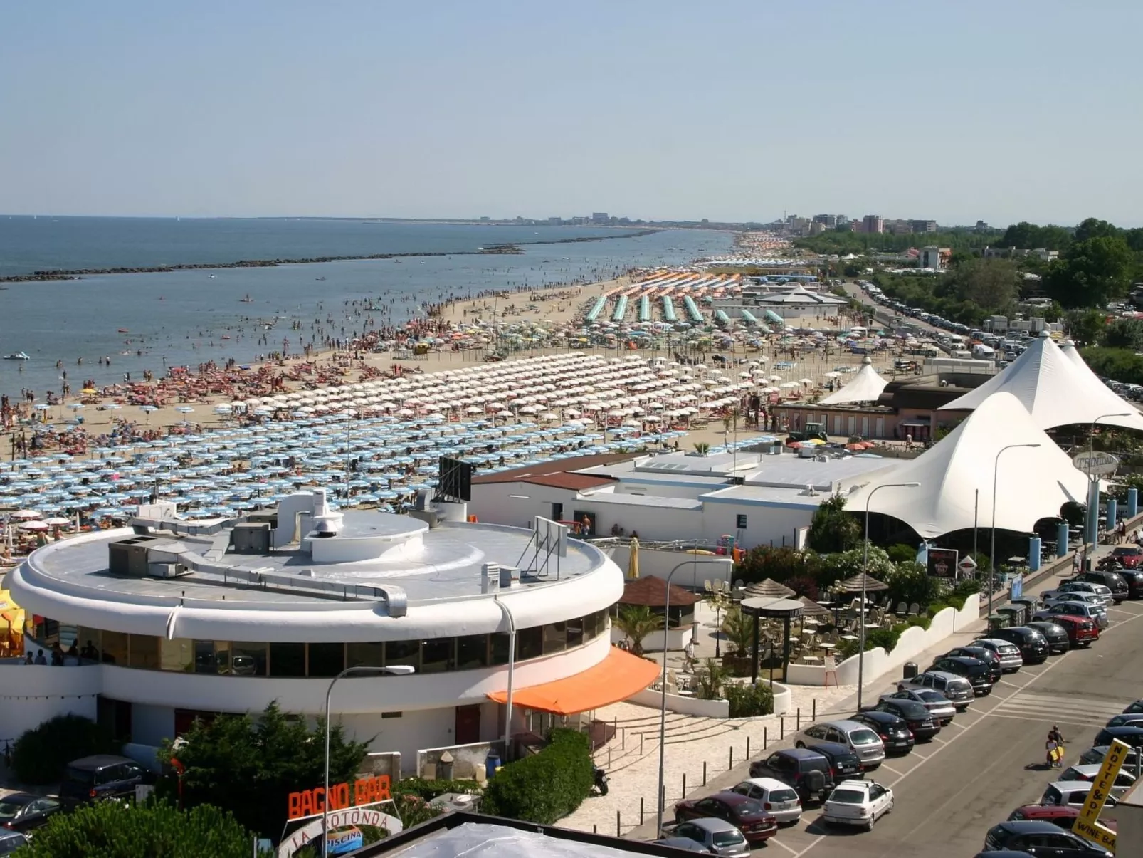 In Lido Delle Nazioni mit Kleinem Balkon - Draußen