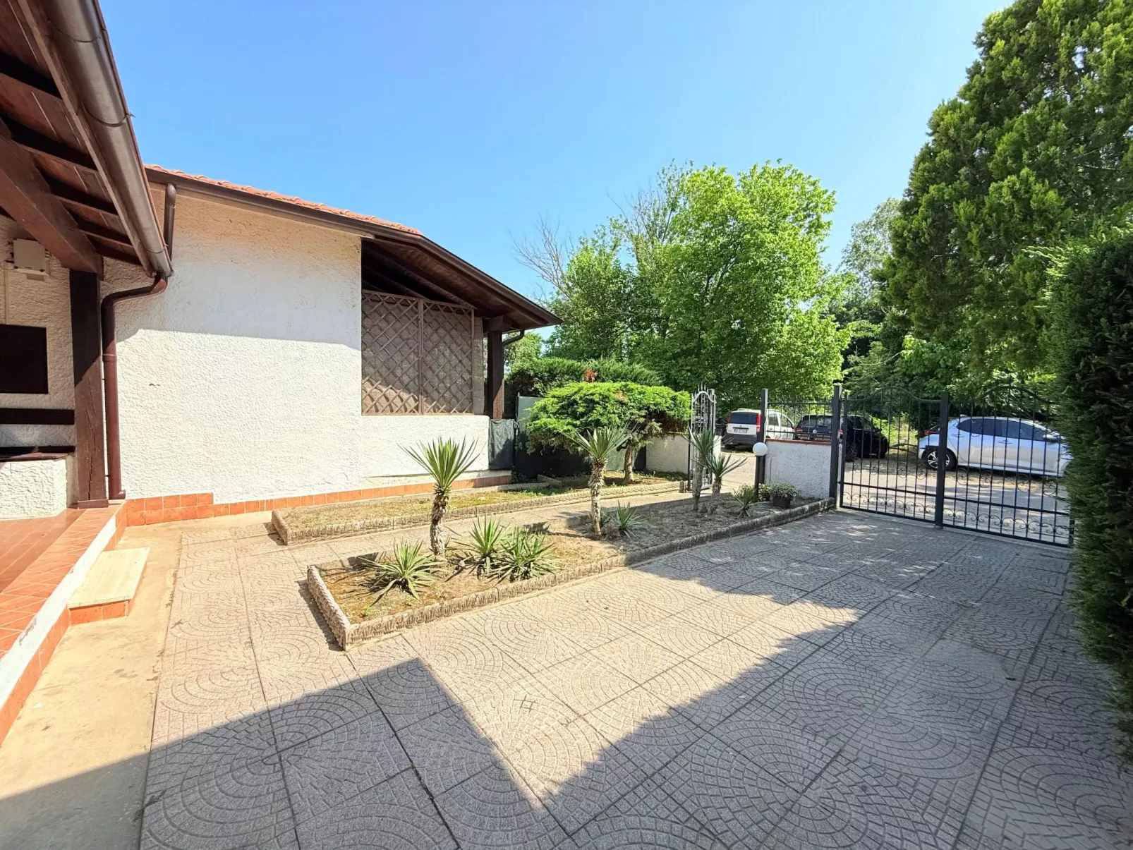 Gewächshaus im Erdgeschoss, 2 Gärten - Draußen