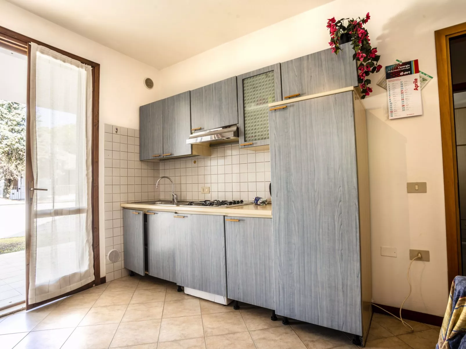 Eckhaus in Lido Di Volano, großer Innenhof, Grillplatz - Dedans