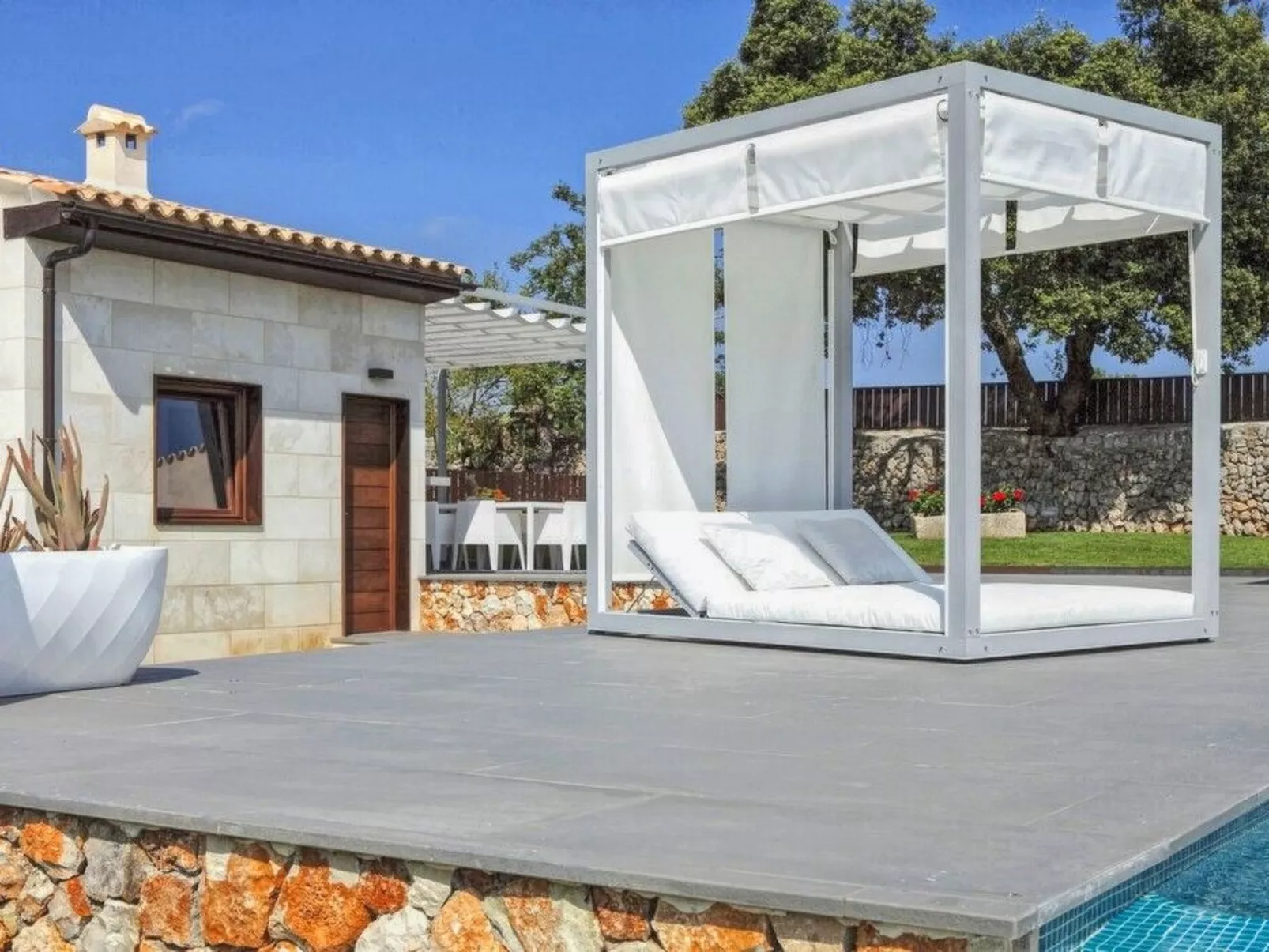 Schönes Landhaus vor kurzem am Rande des Dorfes von Muro gebaut. - Image-tags.info