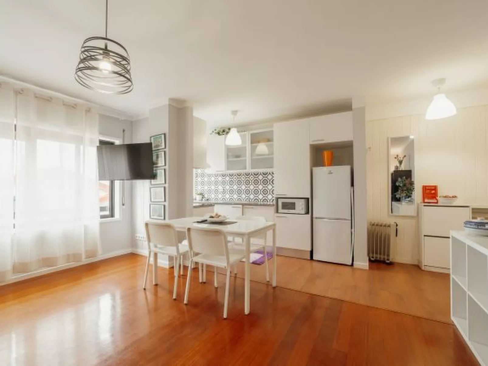 ESPINHO SEAWALK AND SEAVIEW by VACATIONY - Inside